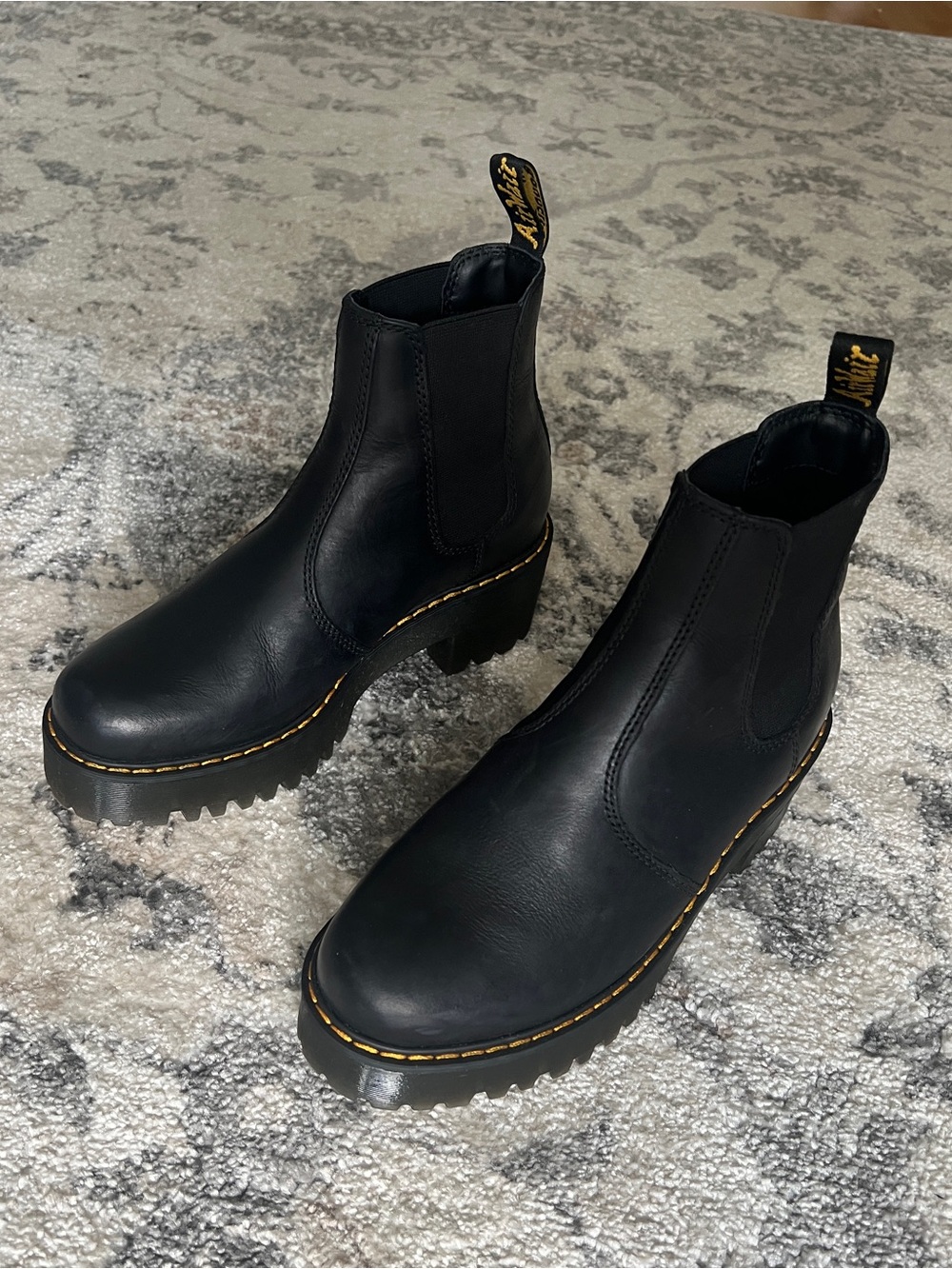 NWOT DR. MARTENS BLACK ROMETTY WOMEN'S LEATHER PLATFORM CHELSEA BOOTS